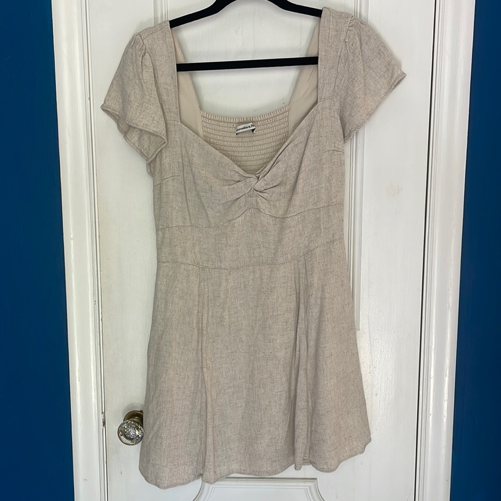 Abercrombie and Fitch linen mini dress with pockets!